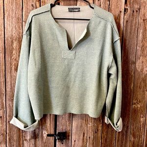 Urban outfitters, loose, cropped sweater